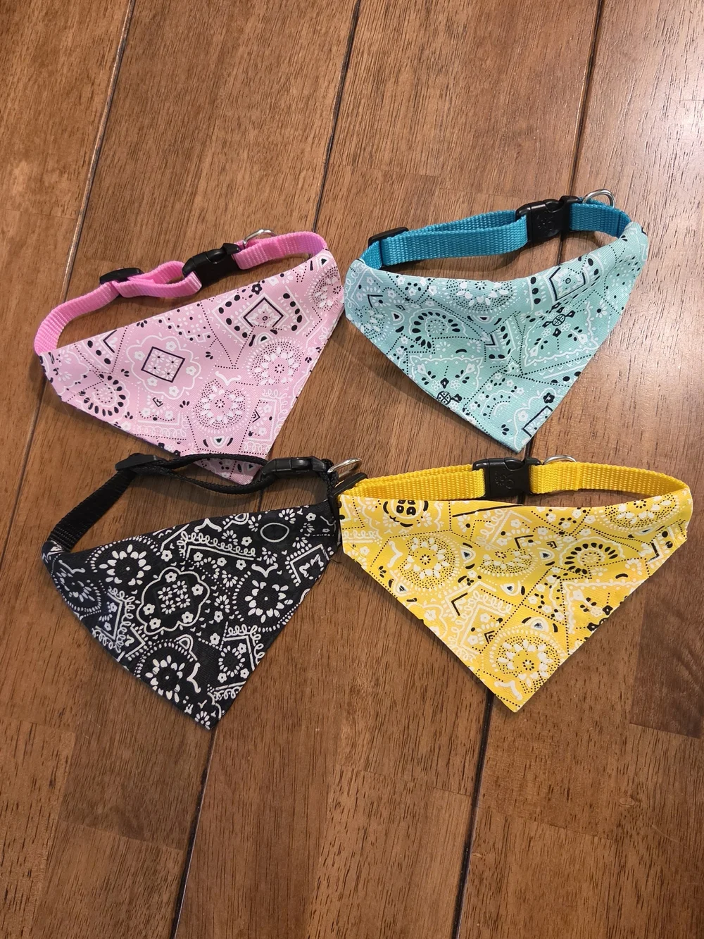4 Piece Adjustable Small Dog Or Cat Bandana Collar Set - 🐈 / 🐕